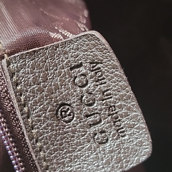 Copy-Messenger Purse - Picture 8 of 8